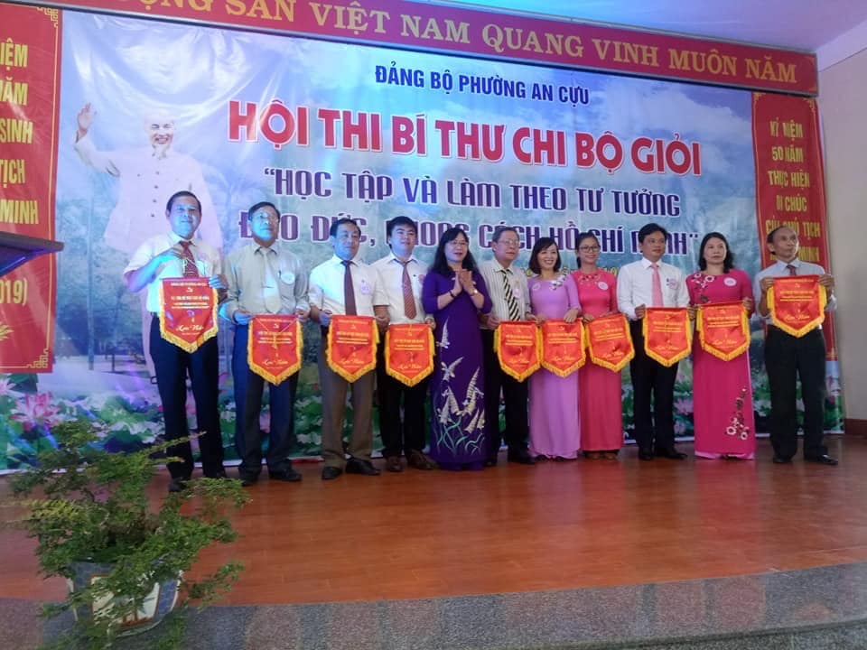 Bí thư chi bộ giỏi kể chuyện học Bác trong đời thường
