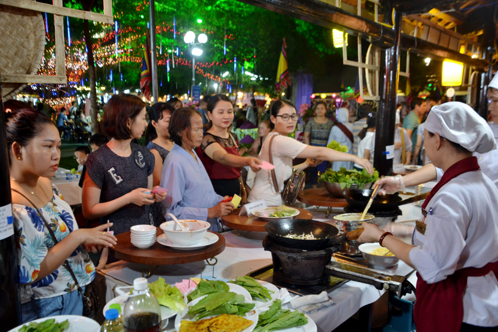 Thưởng thức ẩm thực chay bên sông Hương thơ mộng