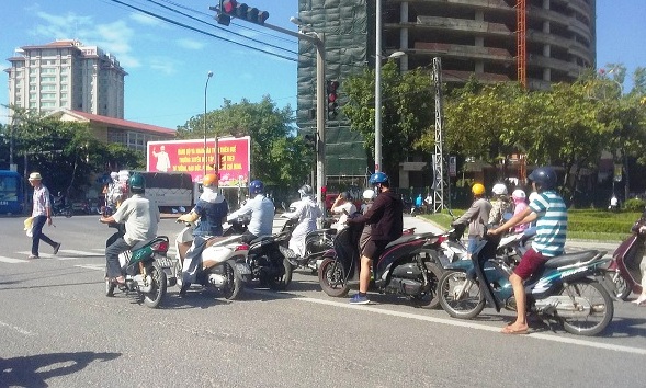 Chấp hành luật giao thông nửa vời