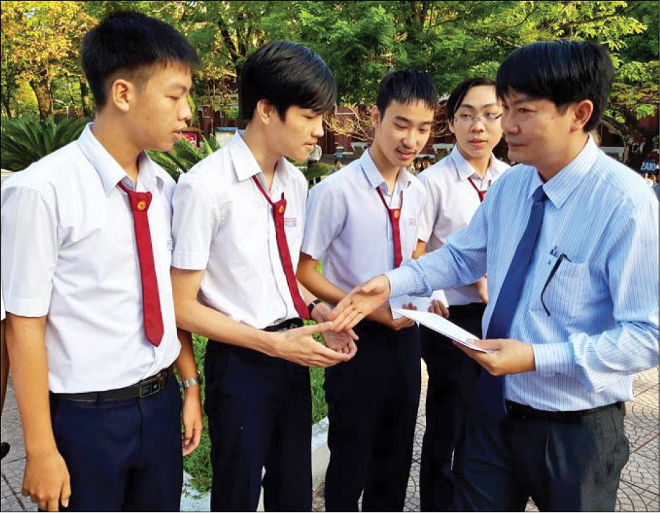 Học sinh giỏi được tuyển thẳng vào đại học Cơ hội mới của Trường THPT Hai Bà Trưng