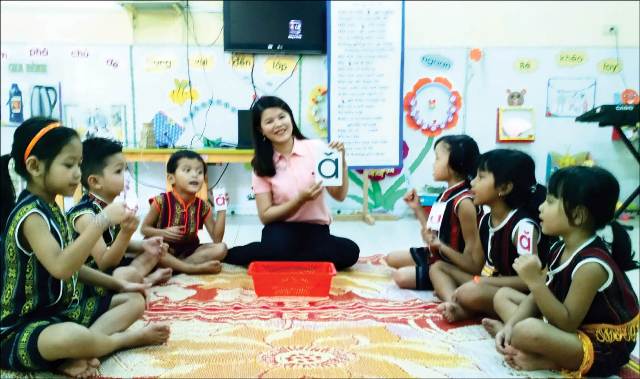 Tăng cường tiếng Việt cho học sinh dân tộc thiểu số