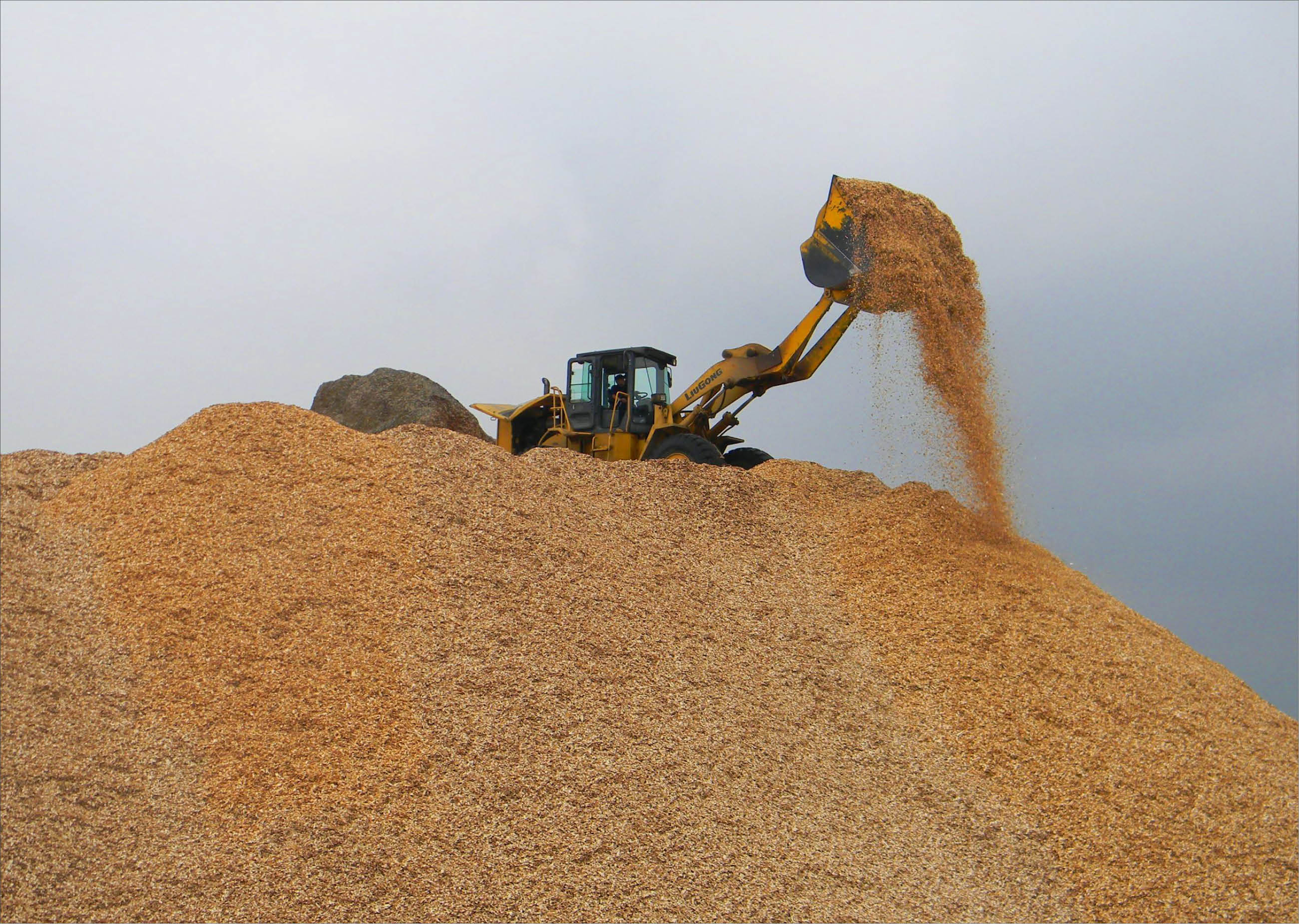 Thu hút đầu tư vào các khu công nghiệp “Chọn mặt gửi vàng”