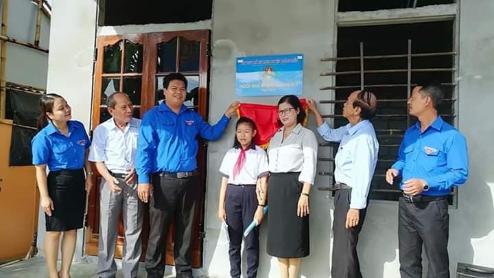 Hơn 330 triệu đồng tiền “Nuôi heo đất - giúp bạn đến trường”