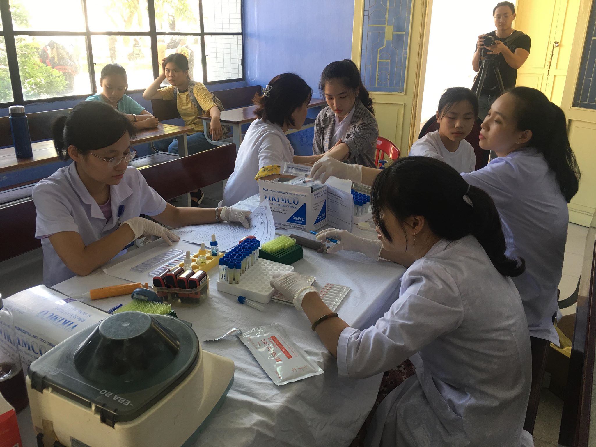 Hơn 300 sinh viên Trường đại học Y dược hiến máu tình nguyện