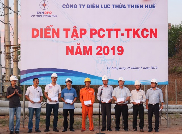 Diễn tập phòng chống thiên tai-tìm kiếm cứu nạn và thi công đường dây 35kV La Sơn-Nam Đông