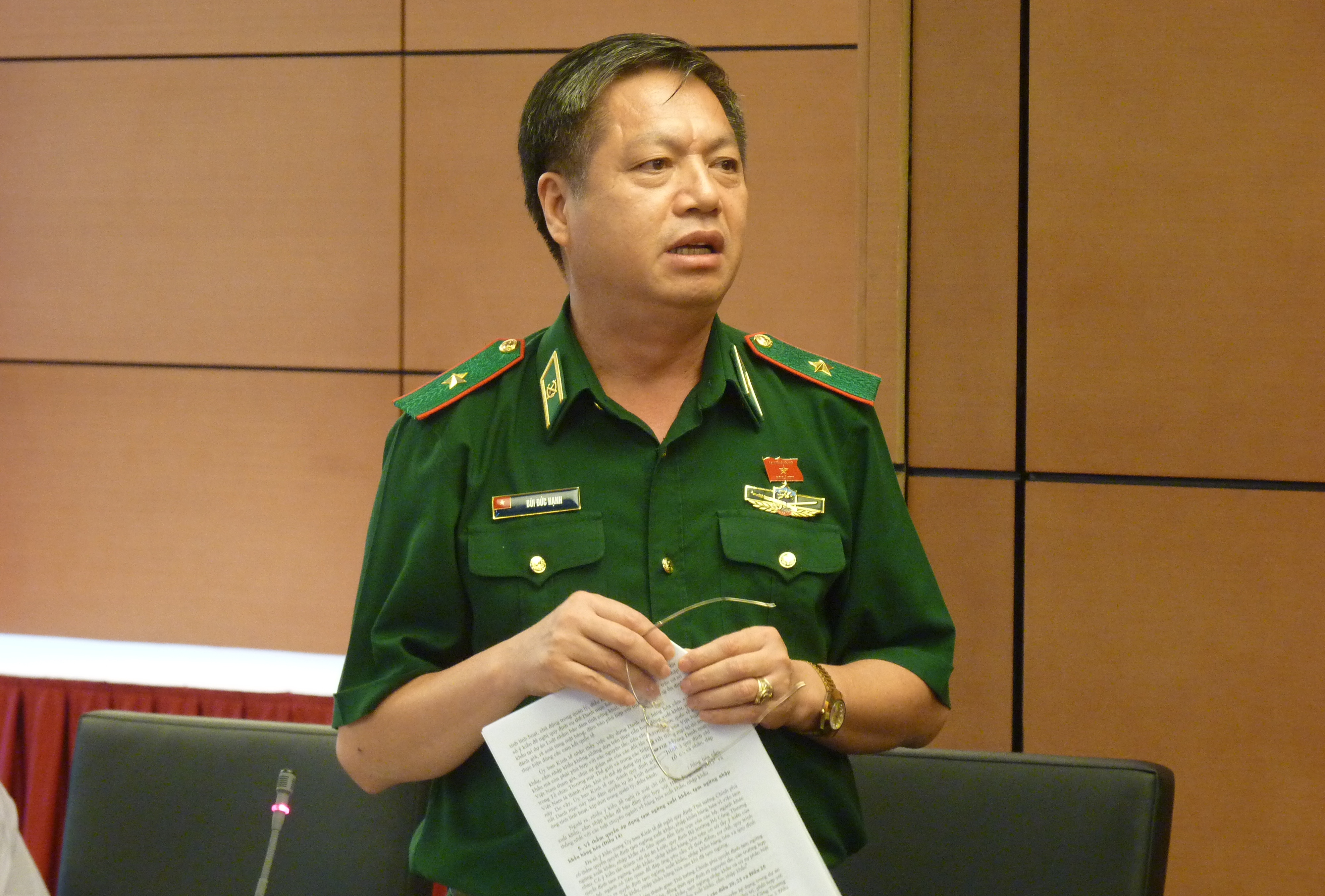 Luật cần quy định rõ ràng, minh bạch, tránh tiêu cực trong việc cấp hộ chiếu