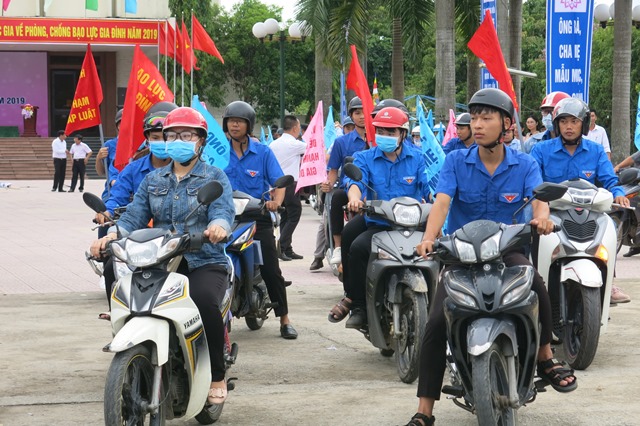 Kêu gọi xã hội tham gia mạnh mẽ hơn trong ngăn chặn bạo lực gia đình