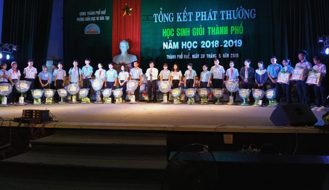 Tuyên dương và khen thưởng 751 học sinh giỏi cấp thành phố