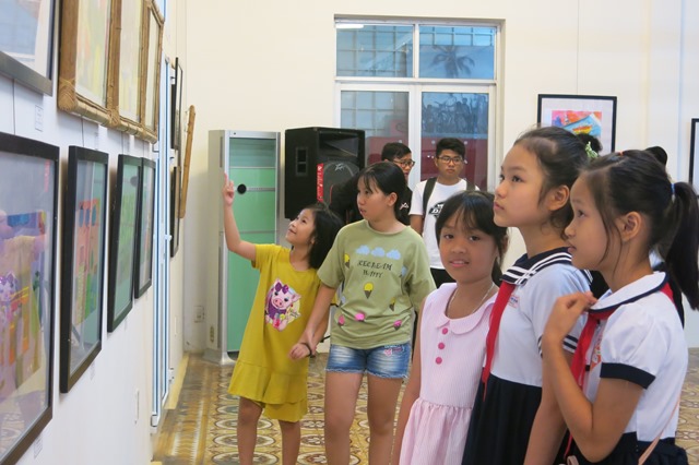 “Nước Pháp qua ánh mắt trẻ thơ”