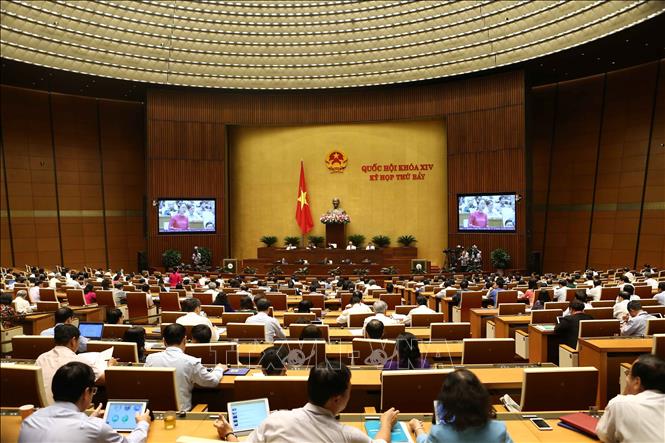 Quốc hội tiếp tục thảo luận các giải pháp phát triển kinh tế - xã hội