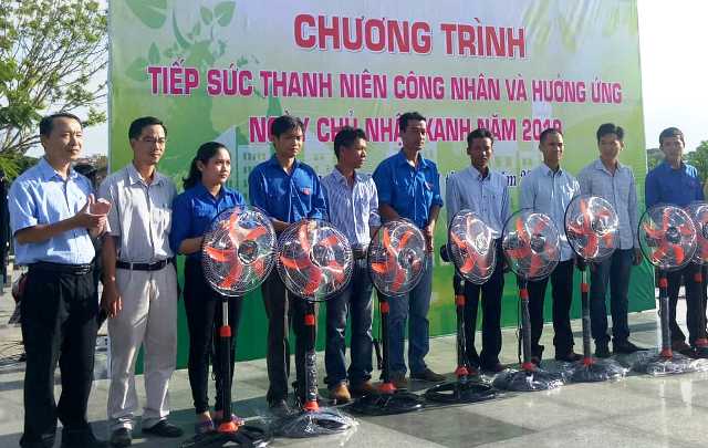 Tiếp sức thanh niên công nhân