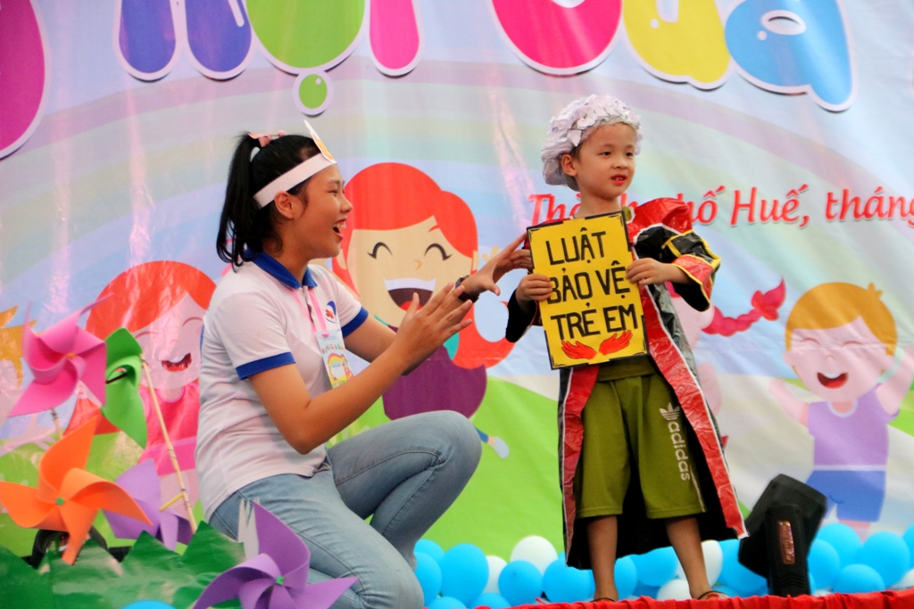 Mang niềm vui đến các bệnh nhi