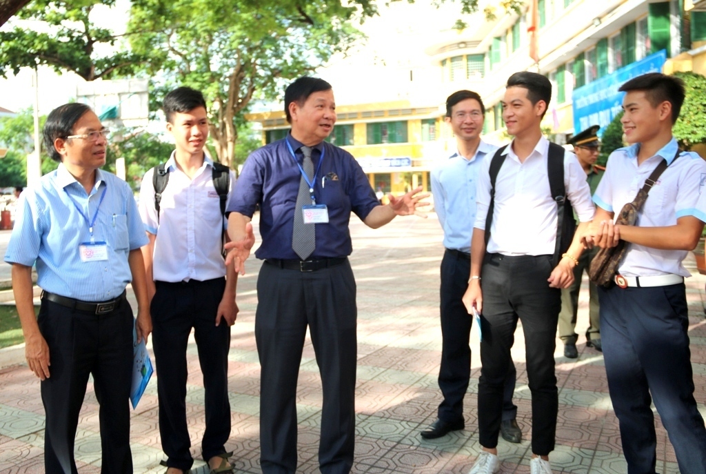 Trên 5 220 học sinh thi vào lớp 10 trung học phổ thông