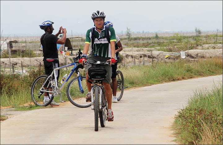 Pass climbing and lagoon wading Tiredness brings excitements