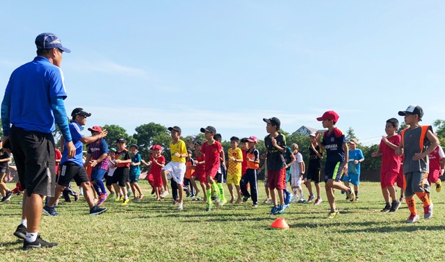 Khai mạc khóa bóng đá hè cho trẻ em Hương Thủy
