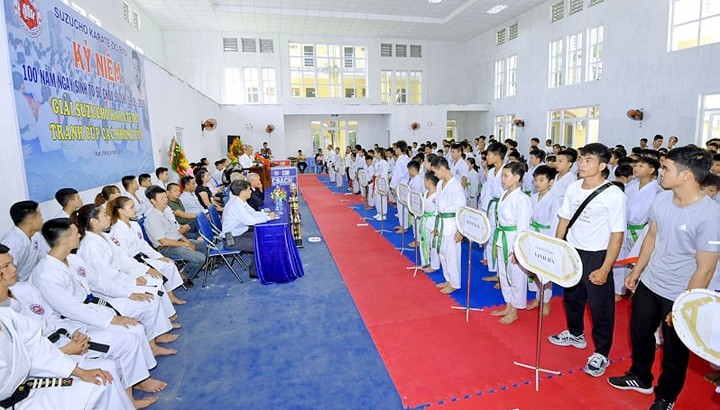 Gần 200 võ sĩ dự giải Karate - do kỷ niệm 100 năm ngày sinh tổ sư Choji-Suzuki