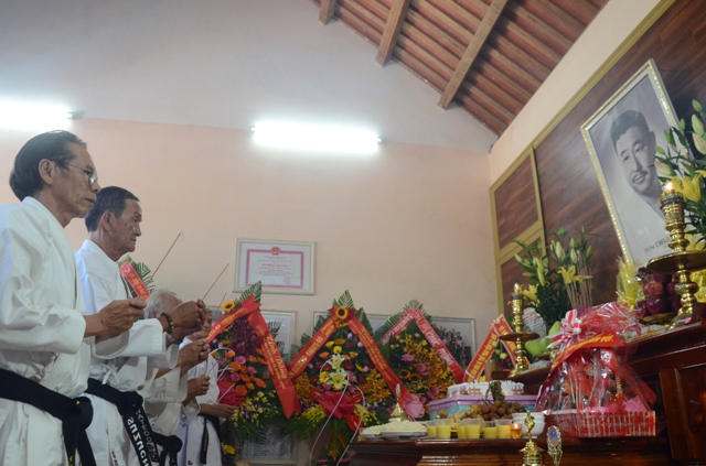 Hàng trăm môn đồ Karate-do dâng hương kỷ niệm 100 năm ngày sinh Tổ sư Choji-Suzucho