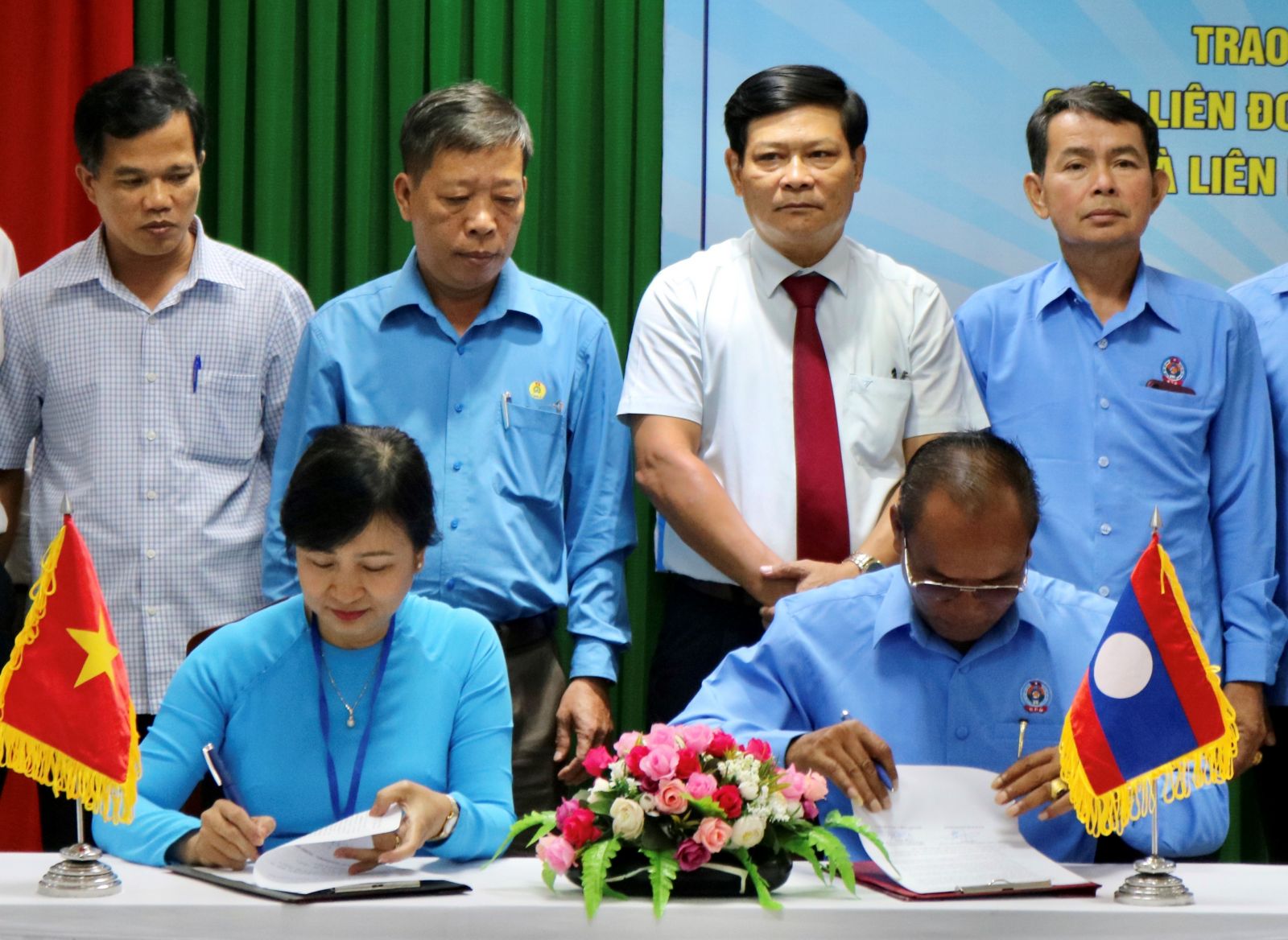 The Provincial Labor Federation signs cooperation agreement with the Federation of Trade Unions of Salavan Province Laos