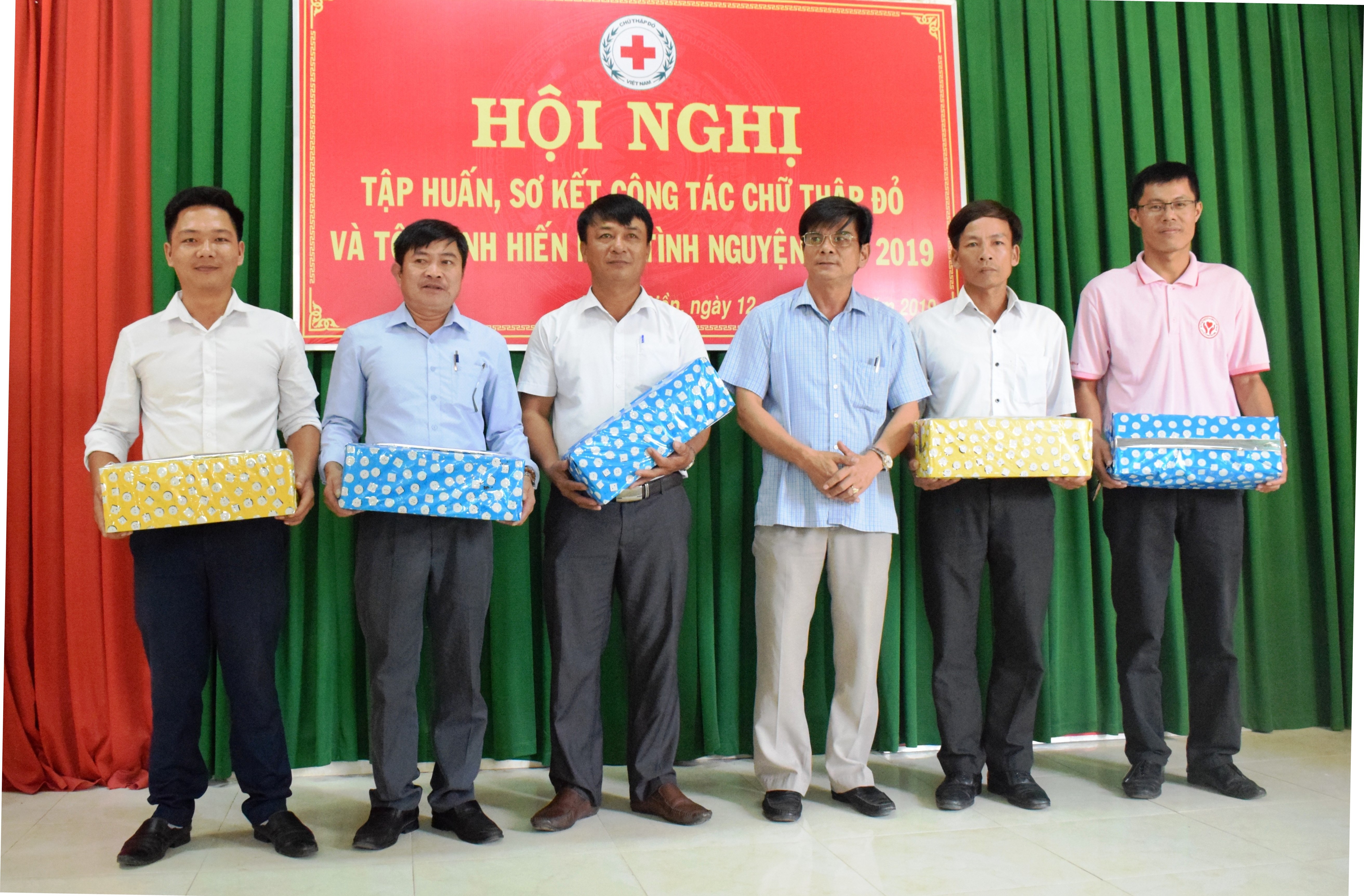 Phong Điền biểu dương điển hình về hiến máu tình nguyện