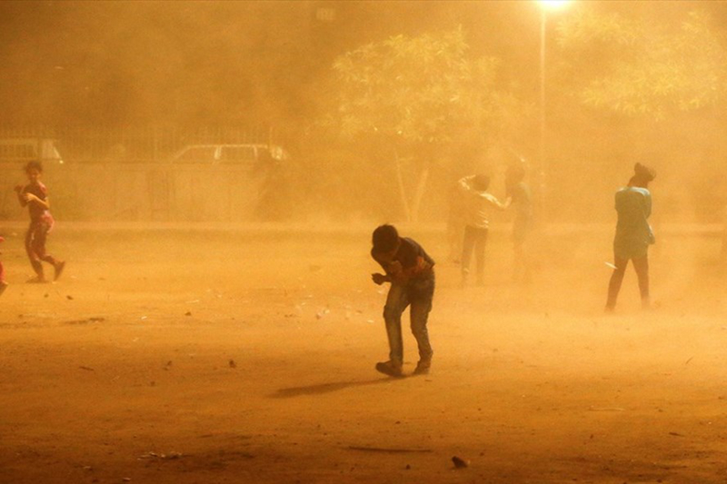 Thêm 13 người dân ở Ấn Độ chết vì bão bụi