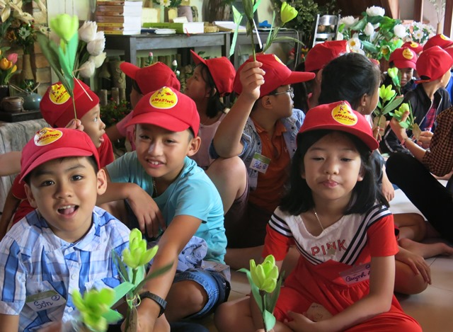 Trải nghiệm với hoa giấy