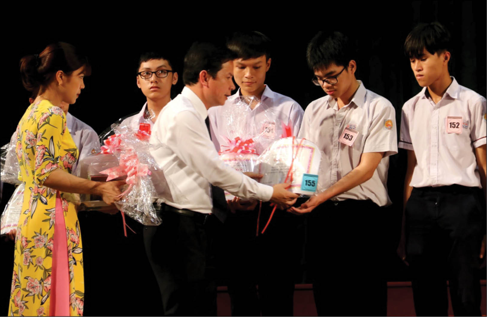 Giáo dục bậc trung học Mũi nhọn và đại trà cùng tiến