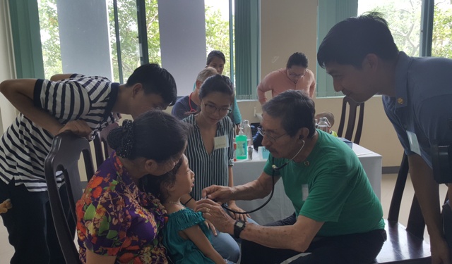 Khám, tư vấn phẫu thuật nhân đạo cho hơn 200 trường hợp bị dị tật bẩm sinh