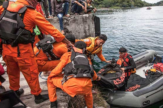 Chìm phà ở Indonesia 15 người chết và nhiều người mất tích