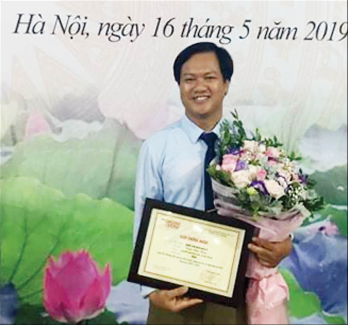 Thầy giáo viết báo và đạt giải cao