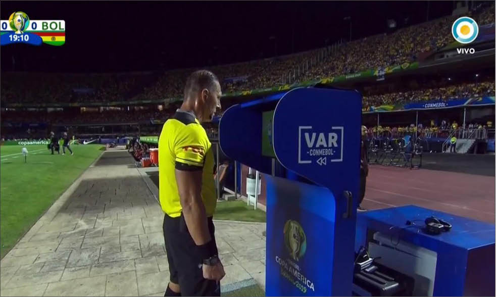 Can thiệp của VAR