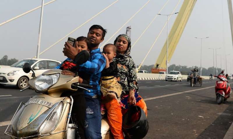 Chụp ảnh tự sướng gây ra nhiều ca tử vọng hơn so với bị cá mập tấn công