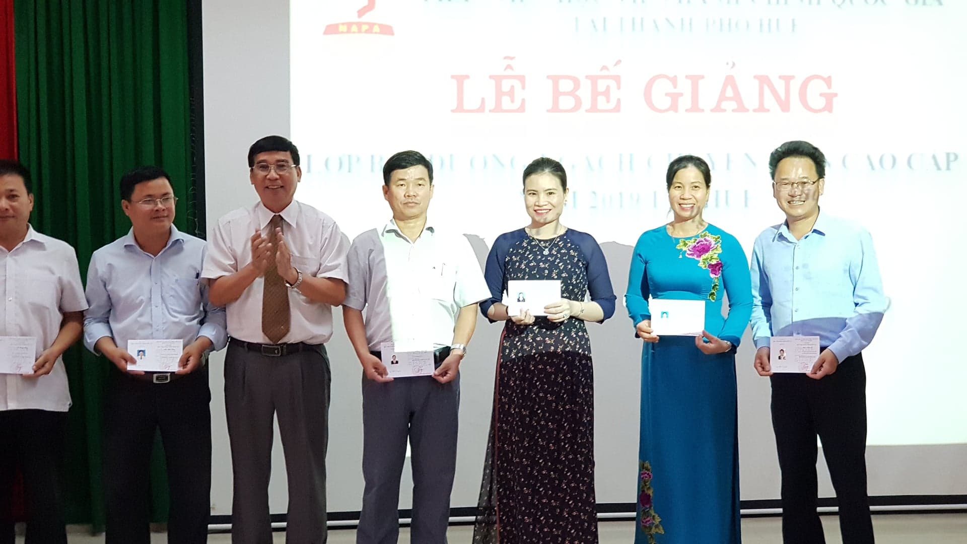 31 học viên được cấp chứng chỉ chuyên viên cao cấp