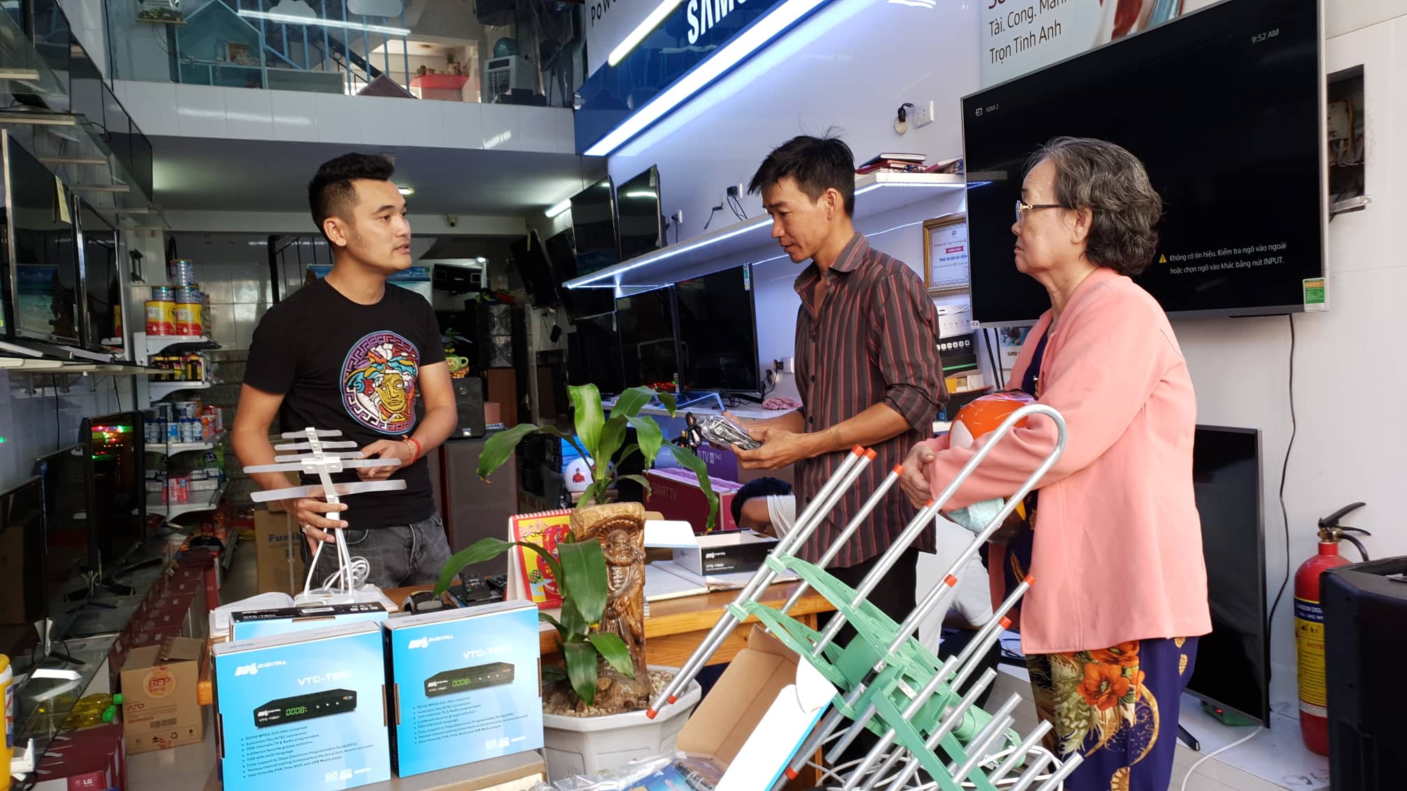 Bát nháo thị trường đầu thu kỹ thuật số