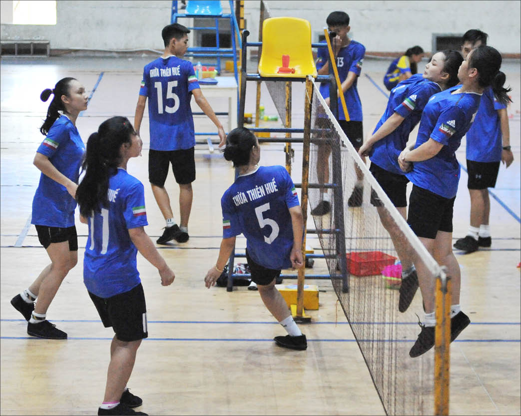 Chuyện về cô “em út” tuyển đá cầu Việt Nam