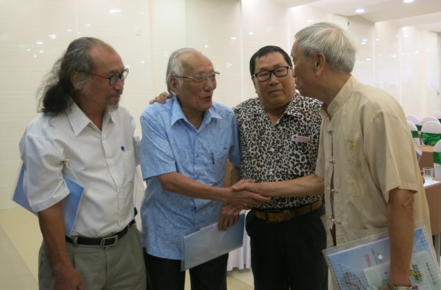 Văn nghệ Bình Trị Thiên và cuộc gặp xúc động sau 30 năm