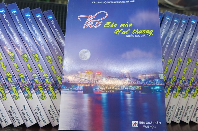 Ra mắt tập thơ “Sắc màu Huế thương”