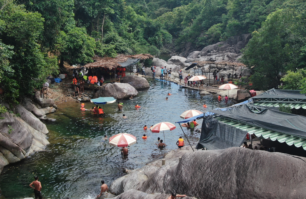Suối Tiên, điểm đến mới cho ngày hè