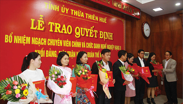 Đạo đức trong sáng là tiêu chuẩn thiết yếu của lãnh đạo