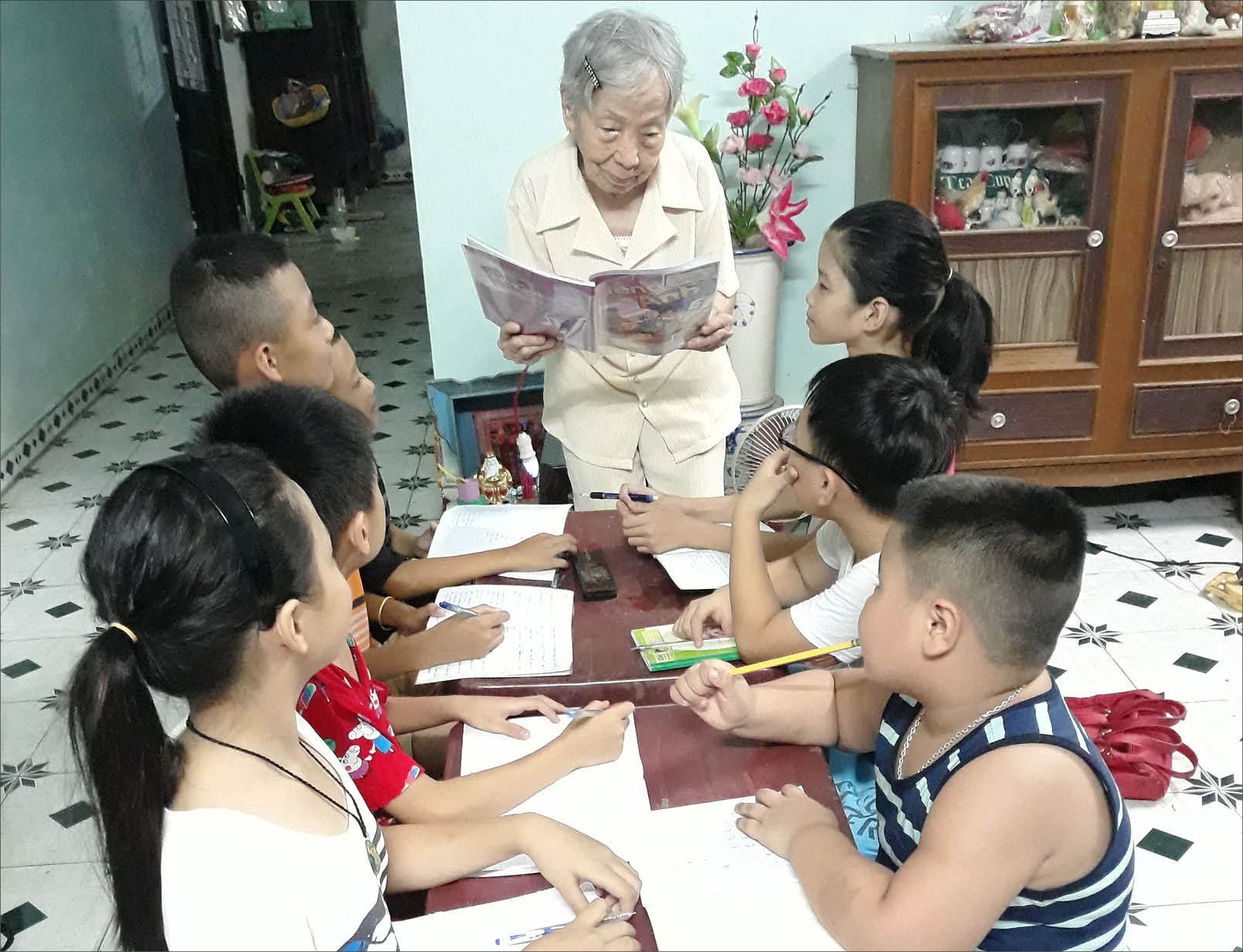 Bà giáo dạy thiện nguyện ở tuổi 90