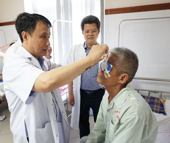 First time performing corneal transplantation from donor’s cornea