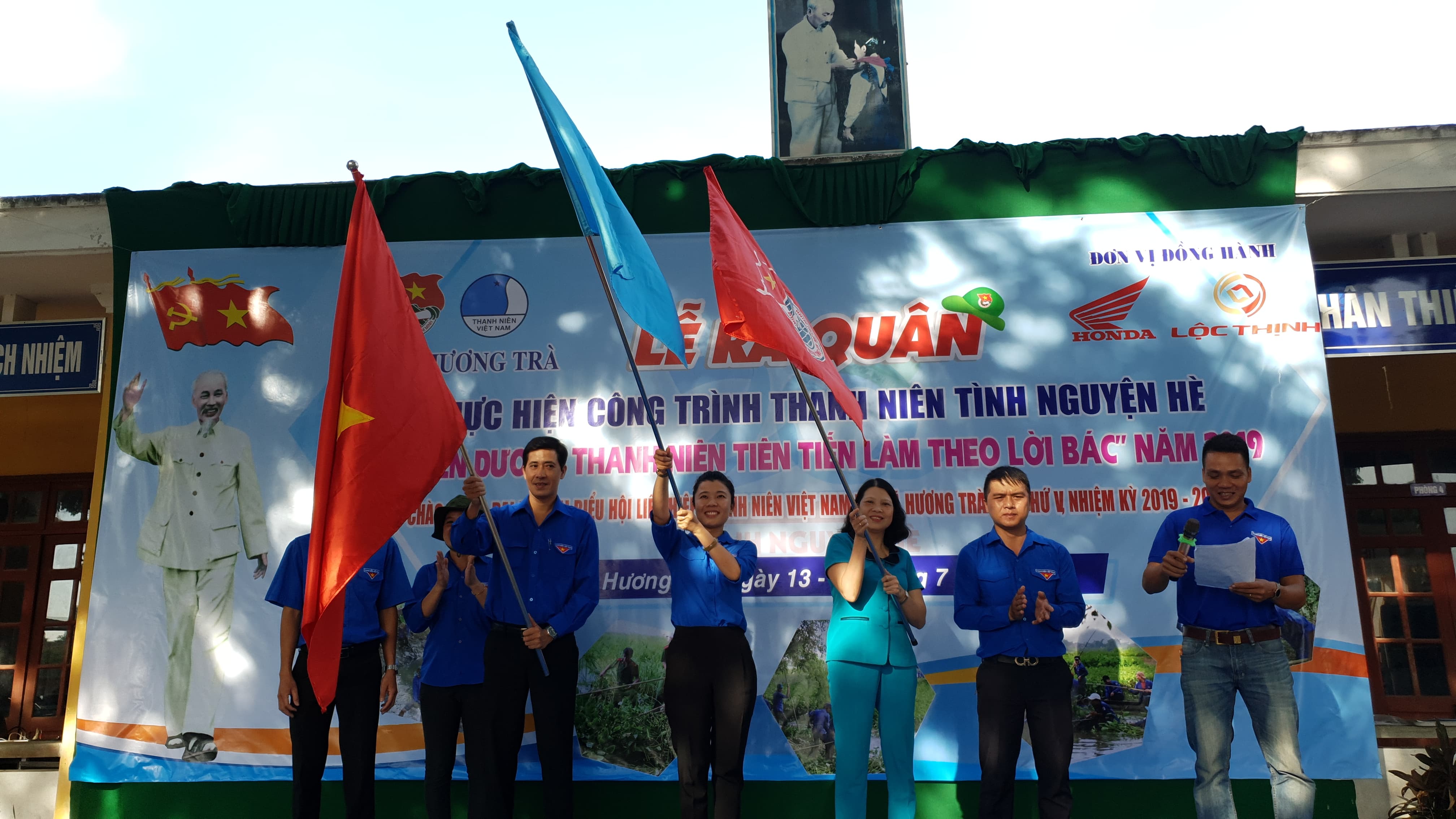 500 đoàn viên thanh niên Hương Trà ra quân chiến dịch tình nguyện hè