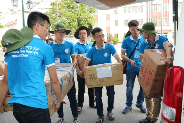 Hơn 700 cán bộ, sinh viên Trường đại học Y Dược tham gia tình nguyện hè