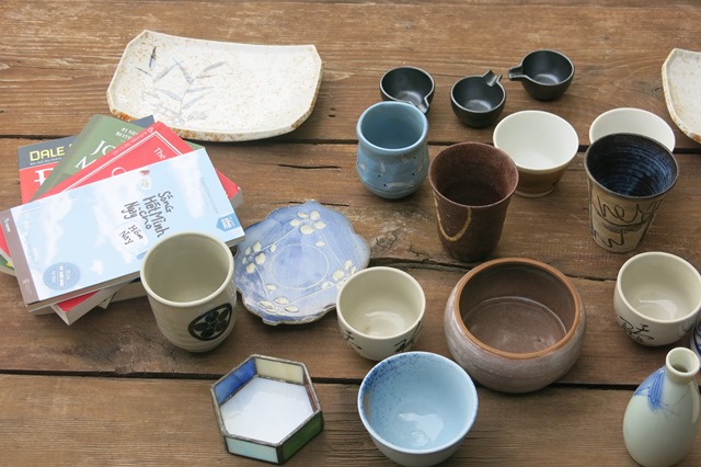 Đổi sách lấy gốm