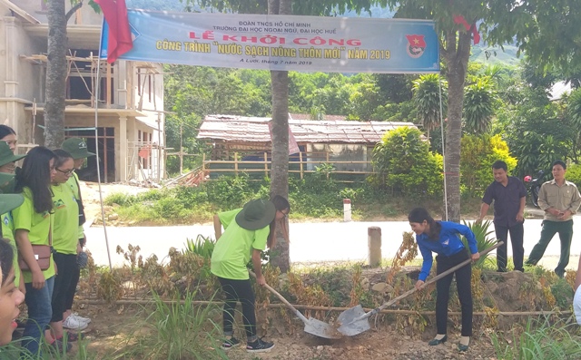 Trường ĐH Ngoại ngữ triển khai nhiều hoạt động tình nguyện tại A Lưới