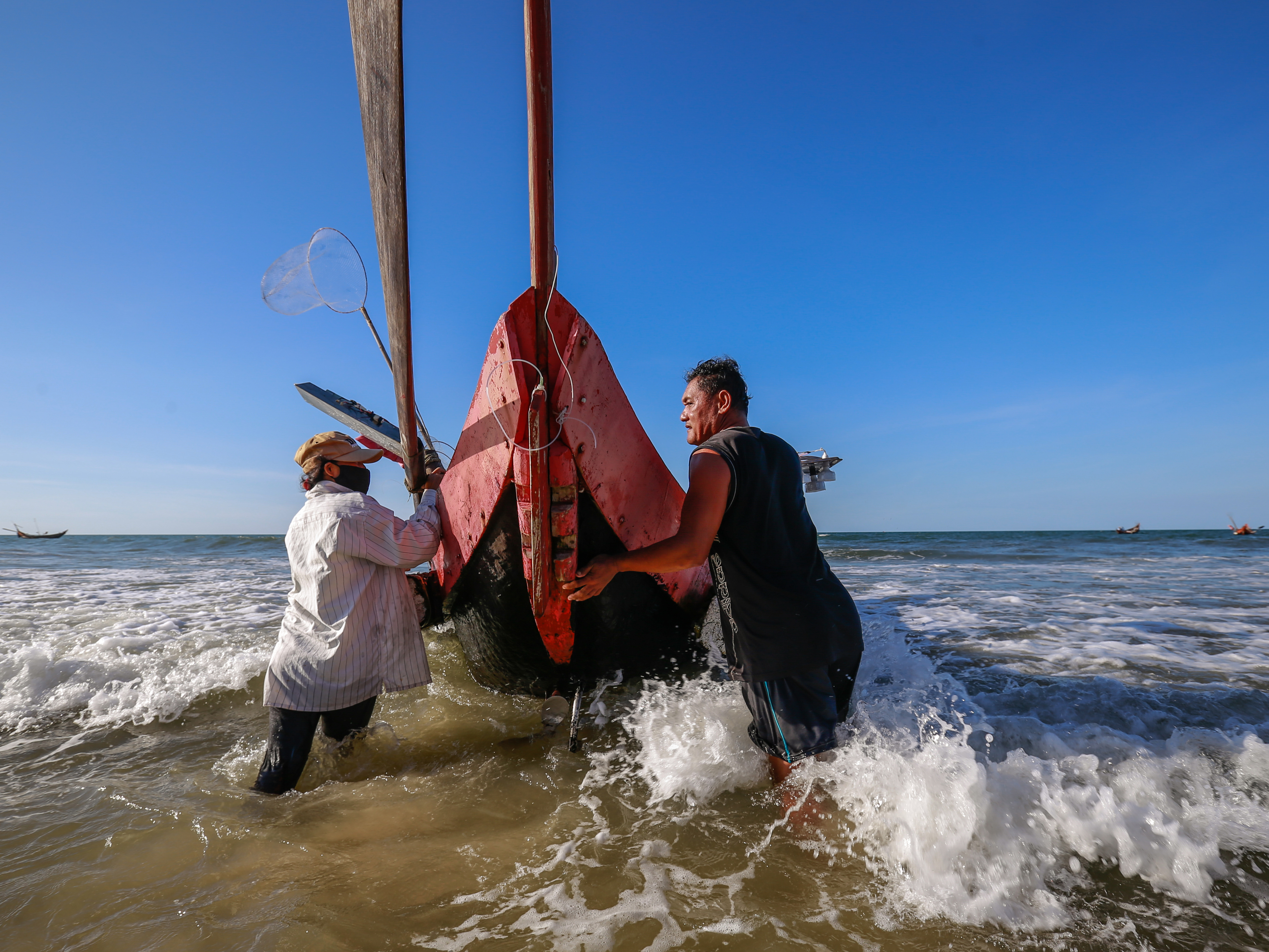 Vợ chồng làng biển