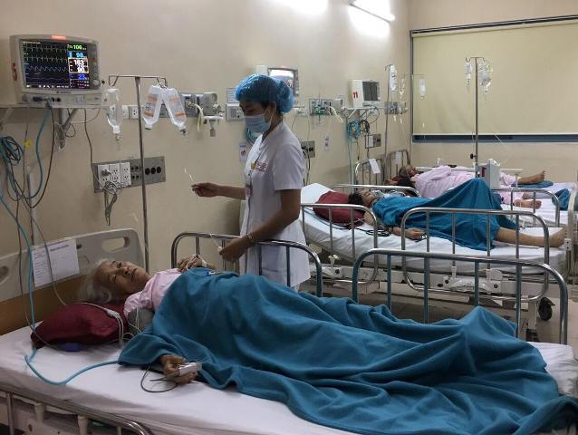 73 người ngộ độc do thực phẩm nhiễm vi khuẩn tụ cầu Staphylococcus aureus