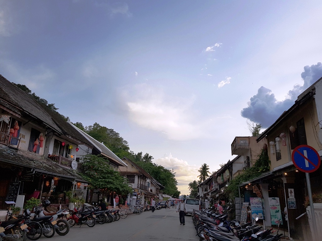 Lang thang giữa Cố đô Luang Prabang