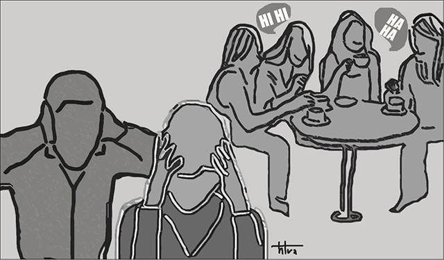 Mẹ cười nhỏ thôi