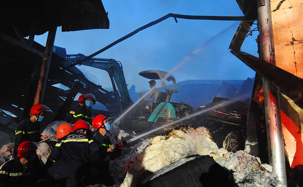 Chiến đấu với “giặc” lửa