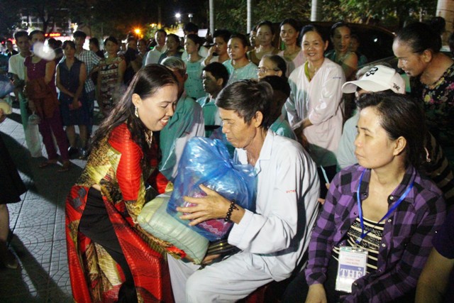 Trao tiếng hát và yêu thương đến bệnh nhân